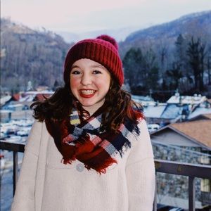 Meet your Posher, Emily